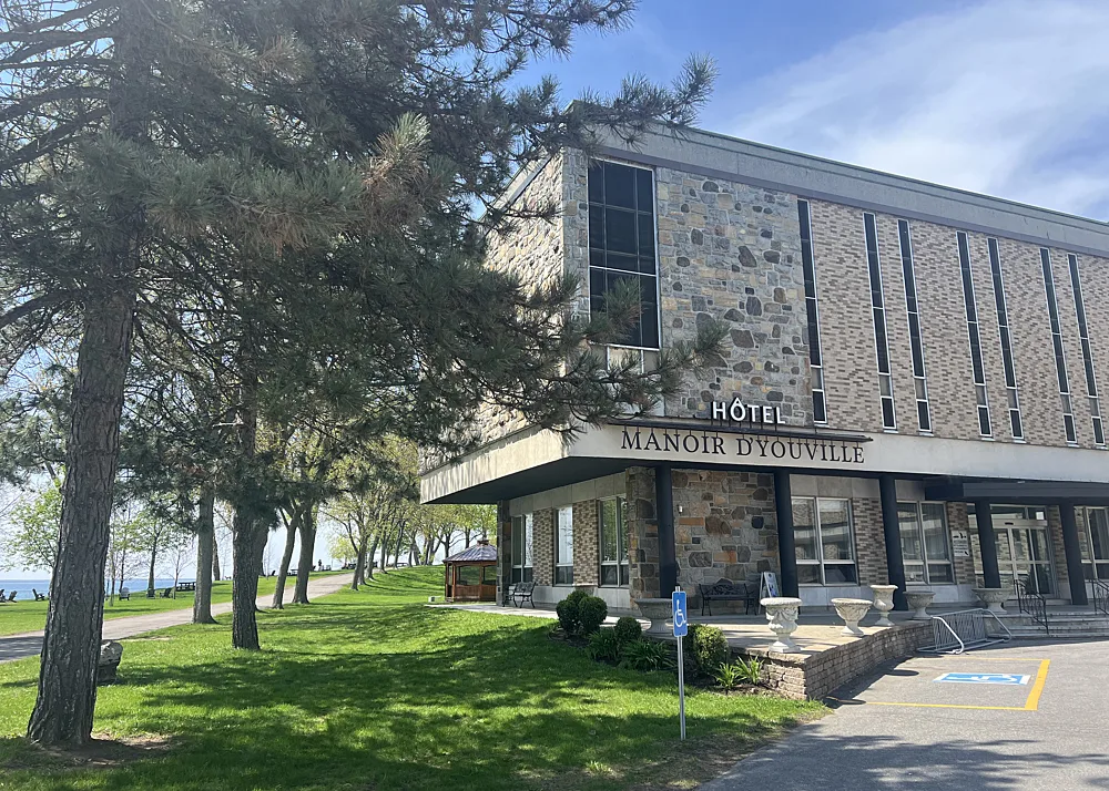 6 Hotel Manoir D Youville