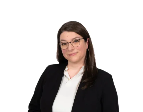 Julie Payeur 800 X627